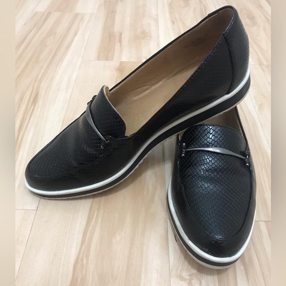 Naturalizer Chunky Black Flats